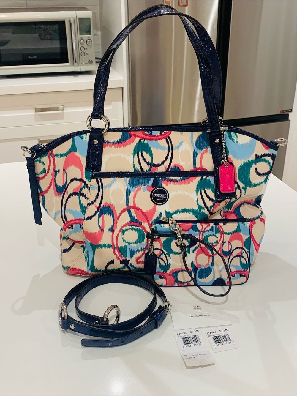 💙💜 Coach Multicolor Signature Ikat Tote with Navy Trim plus Wristlet Set 🩷💗